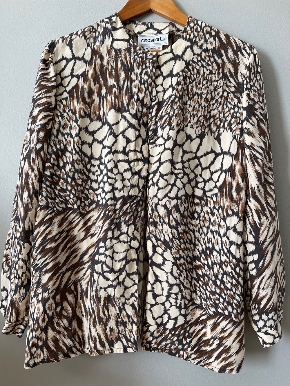 SILK vintage blouse with a chic abstract animal-inspired pattern
